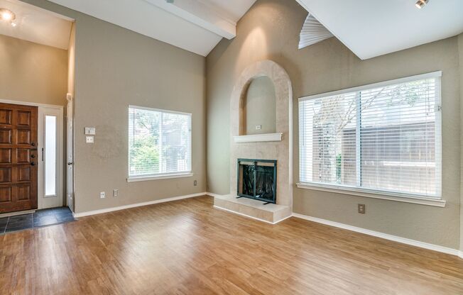 MOVE IN BY SEPTEMBER 18 & RECEIVE ONE MONTH FREE WITH A 18-MONTH LEASE!