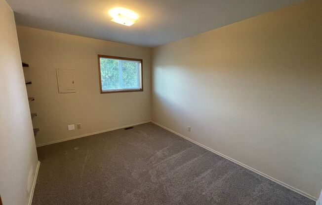 2 beds, 1 bath, $2,000