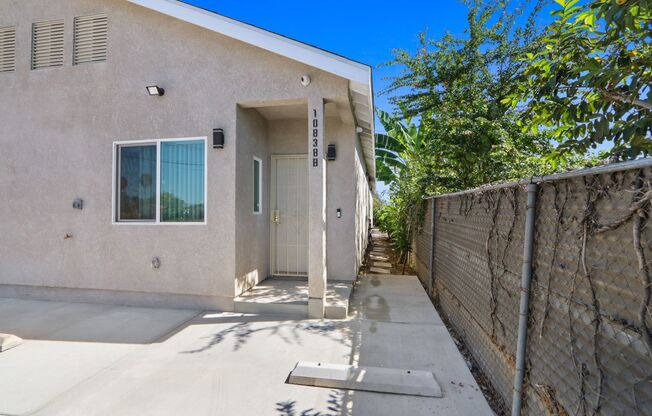 Carmenita Rd 10838