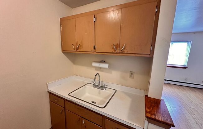 1 bed, 1 bath, $995, Unit 102