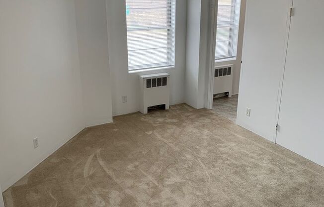 1 bed, 1 bath, 690 sqft, $765, Unit 617