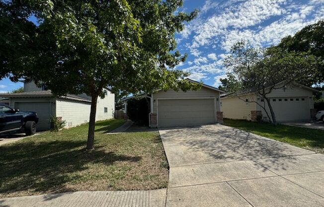 GREAT ONE STORY HOME  |  3 BEDROOMS  |  2 BATHS  |  NEAR LACKLAND  |  MOVE IN READY