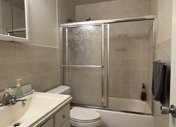 1 bed, 1 bath, 710 sqft, $2,700, Unit 1204