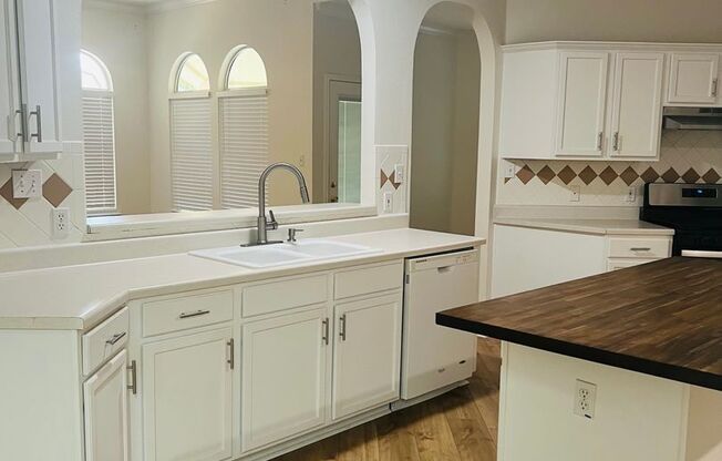 Updated Single-Story in Prime Location – Vinyl Hardwood Floors & Spacious Patio