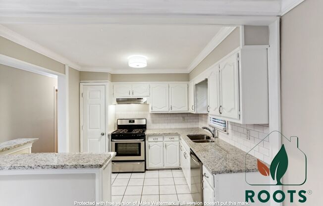 3 beds, 1 bath, $1,699, Unit 895 Scott Ln SW Unit A