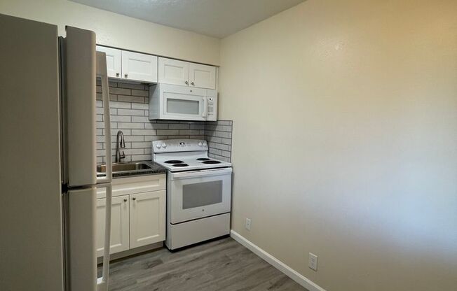 CRESTWOOD APARTMENTS