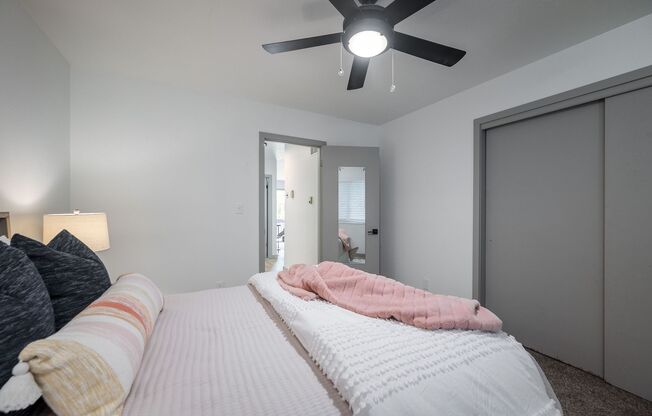 2 beds, 1 bath, 750 sqft, $1,295, Unit H9