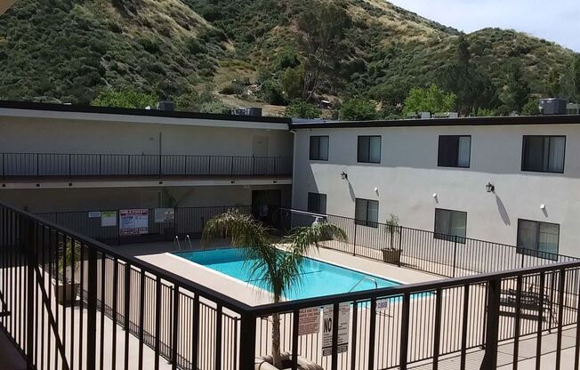NEWLY RENOVATED 2 BEDROOM 2 BATH