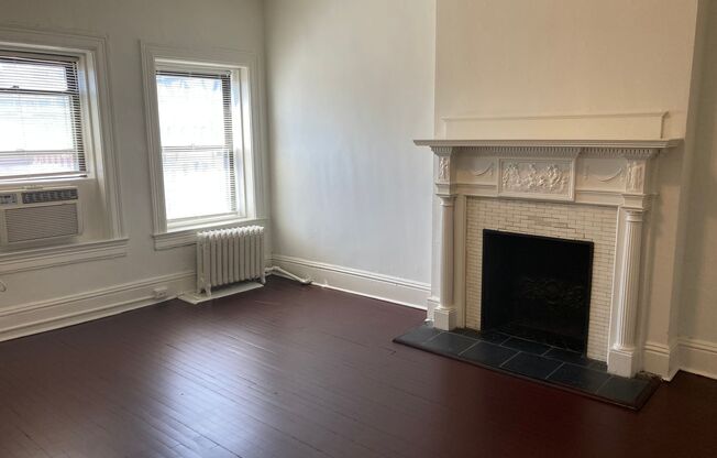 3 beds, 1 bath, 1,225 sqft, $2,199, Unit 1301-43