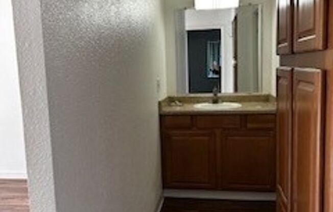 1 bed, 1 bath, 700 sqft, $1,425, Unit 50