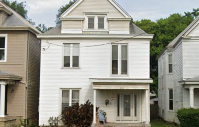 Walking distance to U of L and Bellarmine Campus