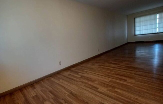 4523-4545 Apple Orchard