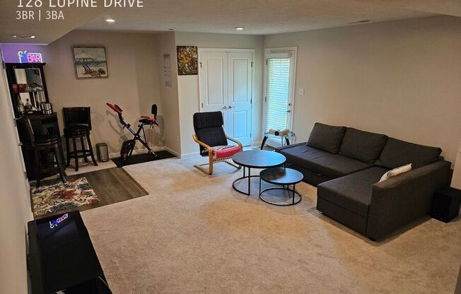 128 LUPINE DR