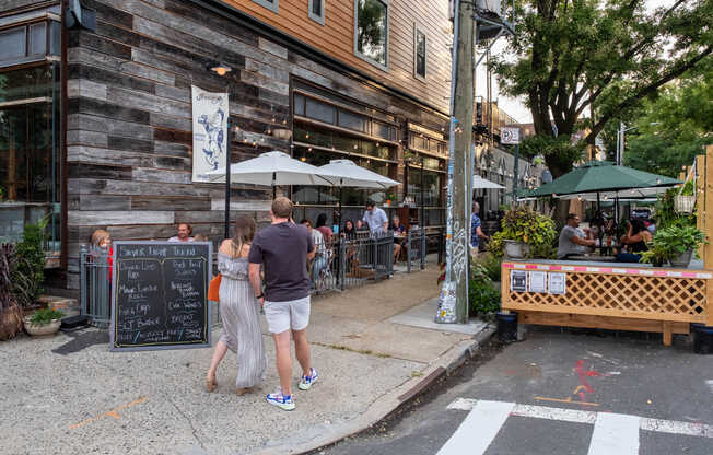 Discover new restaurants throughout Williamsburg.