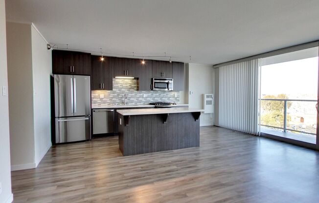 2 beds, 1 bath, 1,042 sqft, $3,440, Unit 212