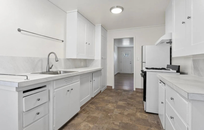 Columbia Court Apartments
