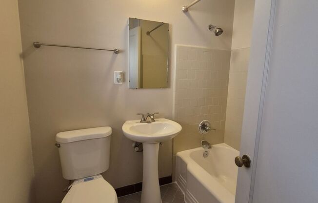 1 bed, 1 bath, $1,480, Unit 15