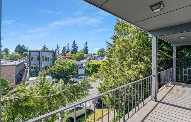 5956 FAUNTLEROY WAY SW