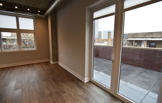 2 beds, 2 baths, 976 sqft, $4,100, Unit 3833-311