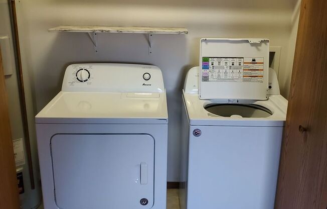 2 beds, 1 bath, 856 sqft, $1,259, Unit PL   7506