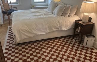 2 beds, 1 bath, $3,100, Unit 505-3S
