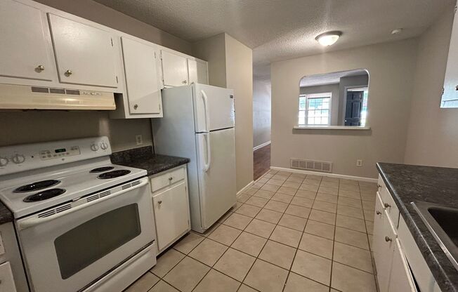 2 beds, 1 bath, 825 sqft, $1,100, Unit 120