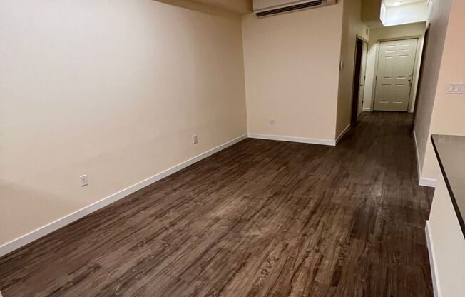 1 bed, 1 bath, 864 sqft, $1,795, Unit 100