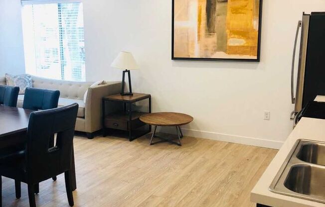 1 bed, 1 bath, 719 sqft, $1,295, Unit 402