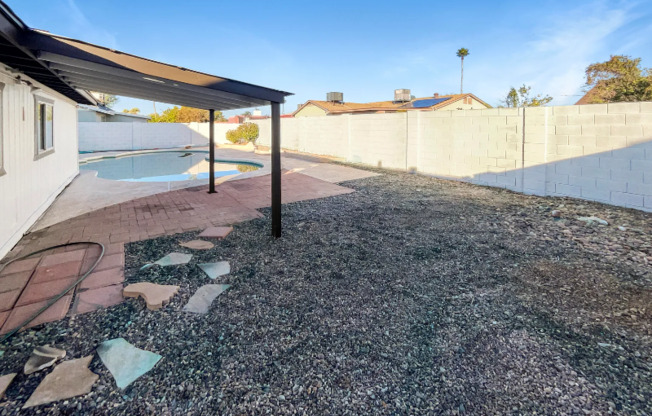 6434 W SUNNYSLOPE LN