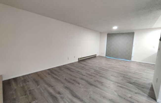 2 beds, 1 bath, 800 sqft, $1,350, Unit 902