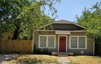 Lovely home in Denver Heights Available for Immediate Move In!