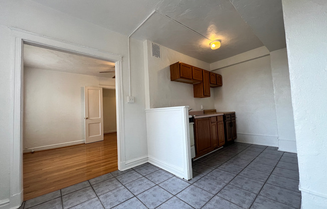 Studio, 1 bath, 440 sqft, $865, Unit 711