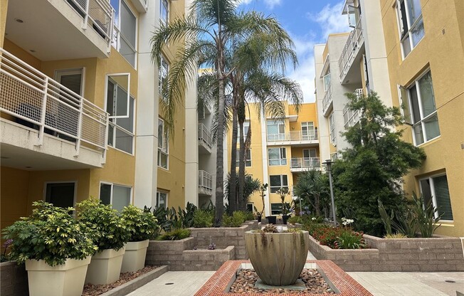 2 beds, 2 baths, 1,050 sqft, $3,250, Unit 206