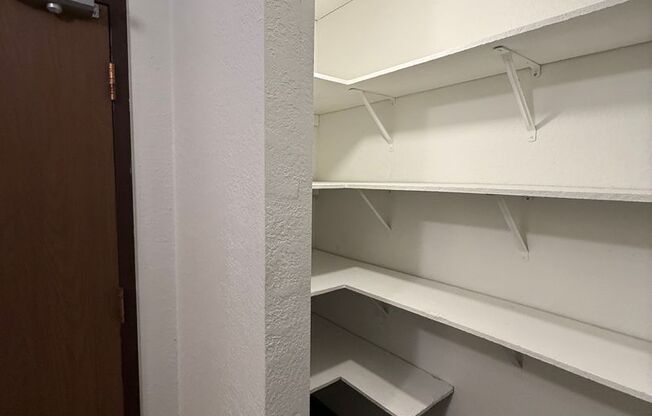2 beds, 1.5 baths, 893 sqft, $1,495, Unit 113
