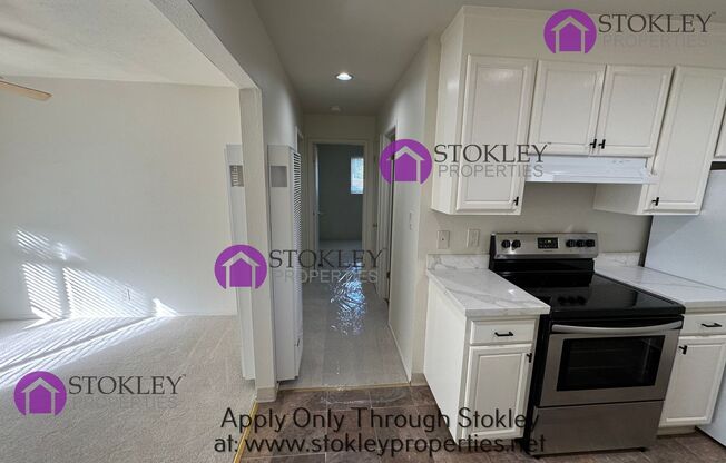 2 beds, 1 bath, $2,095, Unit Oakland Blv 1440 #09