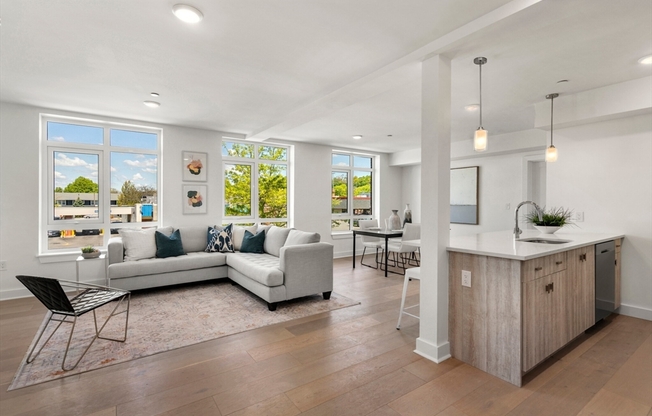 Studio, 1 bath, 462 sqft, $2,315, Unit 310