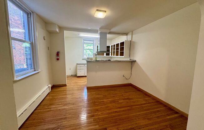 GORGEOUS 4 BEDROOM UNIVERSITY CITY/SPRUCE HILL TOWNHOUSE WITH GARAGE + EXTRA PARKING SPOT