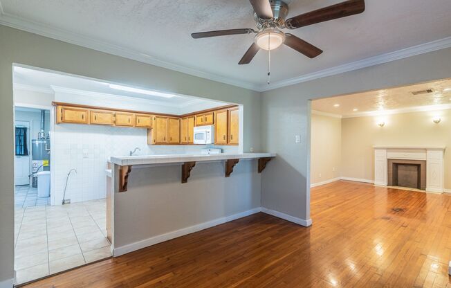 2 beds, 1 bath, $1,665