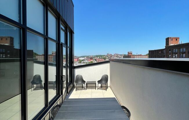Studio, 1 bath, 575 sqft, $1,650, Unit 409