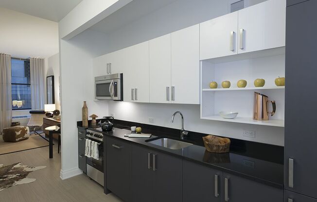 Studio, 1 bath, 553 sqft, $3,996, Unit 812