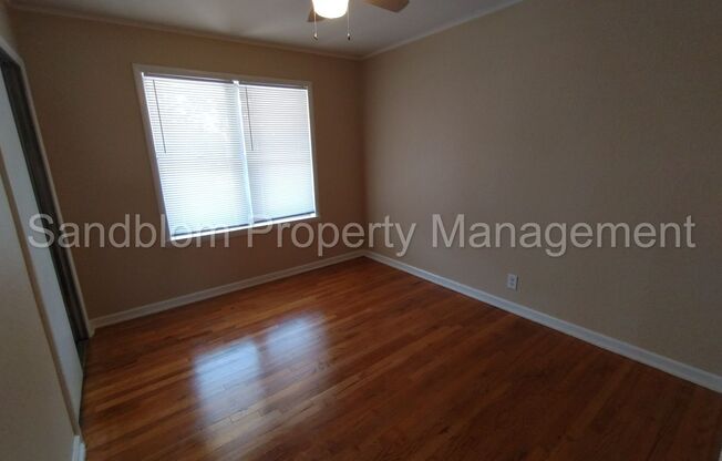 3 beds, 1 bath, $1,150