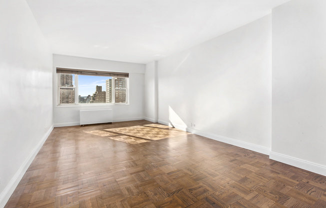 60 E 8 ST