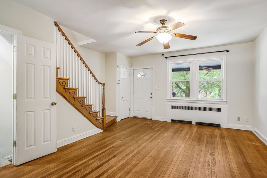 1007 15 ST SE