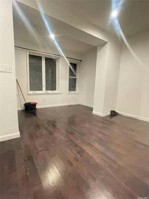 3 beds, 1 bath, $3,000, Unit 1ST F