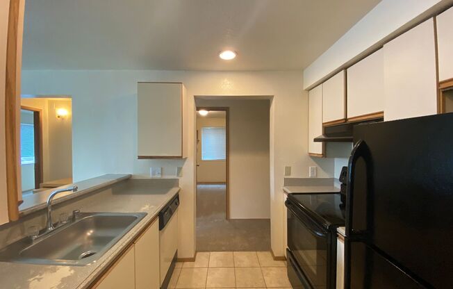 6 beds, 2 baths, $4,950, Unit 7/8