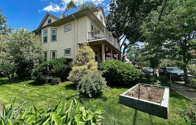 48 HANCOCK ST