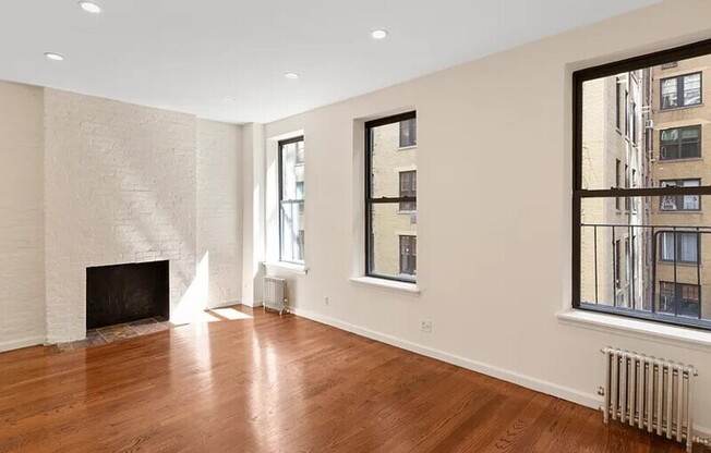 422 E 58 ST