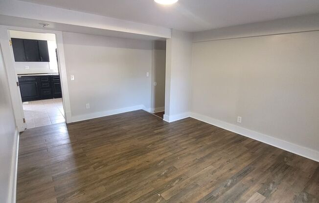 2 beds, 1 bath, 1,000 sqft, $1,100, Unit Down Rear