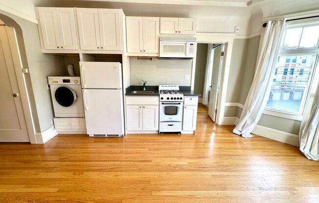 1 bed, 1 bath, 500 sqft, $2,550, Unit 04