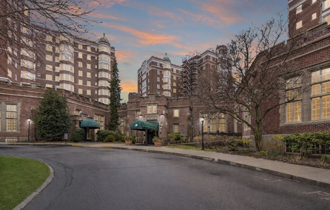 2 beds, 2 baths, 1,115 sqft, $3,900, Unit B309